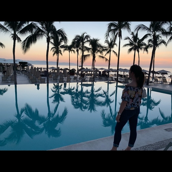 Meet your Posher, Laura - Picture 4 of 5